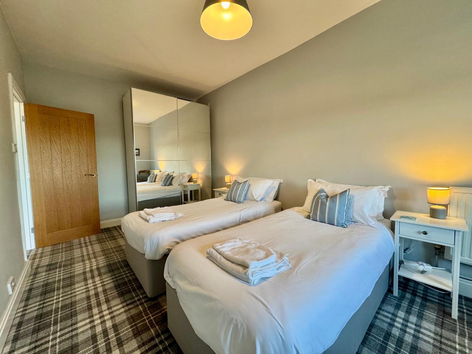 Lagoon View - Sea View- Pet Friendly - 2 Bed Apt - En-Suite Триадър Екстериор снимка