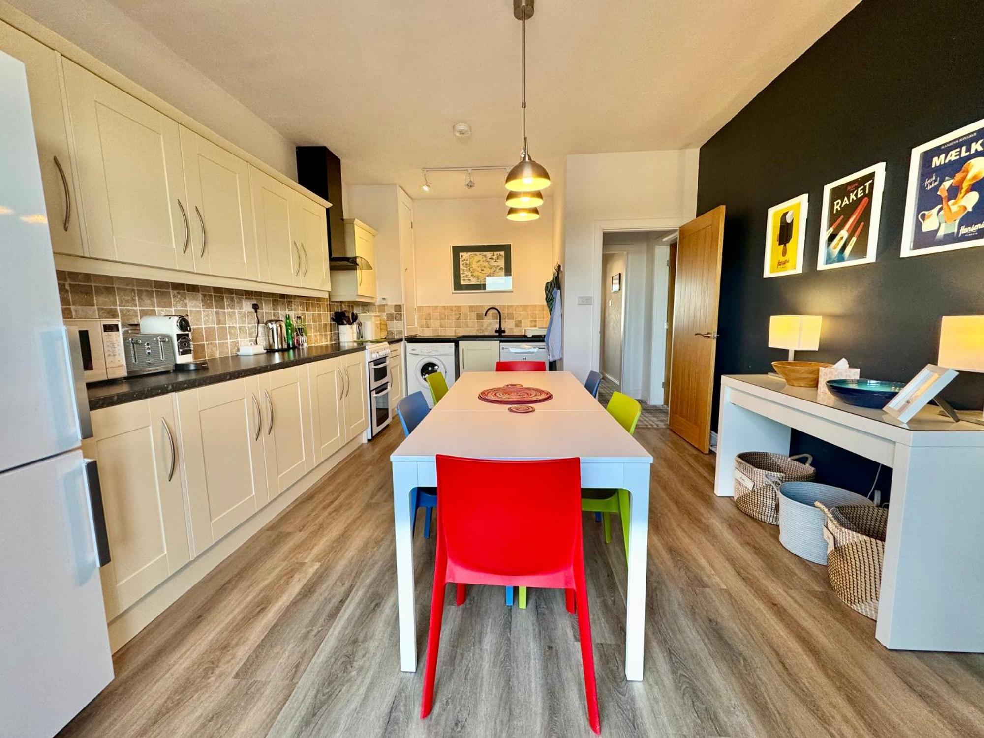Lagoon View - Sea View- Pet Friendly - 2 Bed Apt - En-Suite Триадър Екстериор снимка